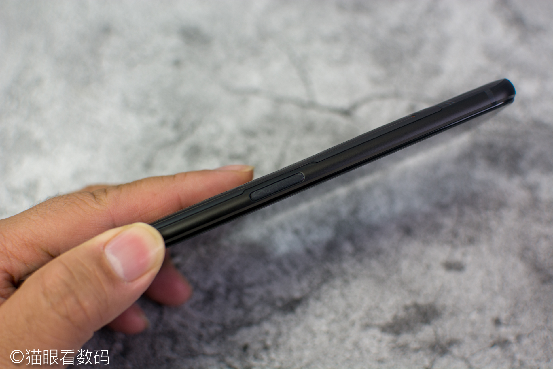 华硕rog2顶配开箱,华硕rog2至尊版测评