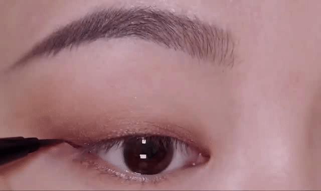 如何让眼睛拍照有神,拍照眼睛无神怎么改善