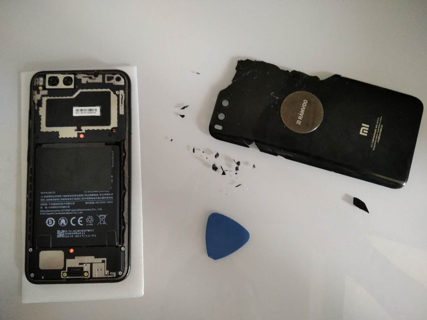 小米6后盖碎了怎么办,小米6手机后盖怎么拆