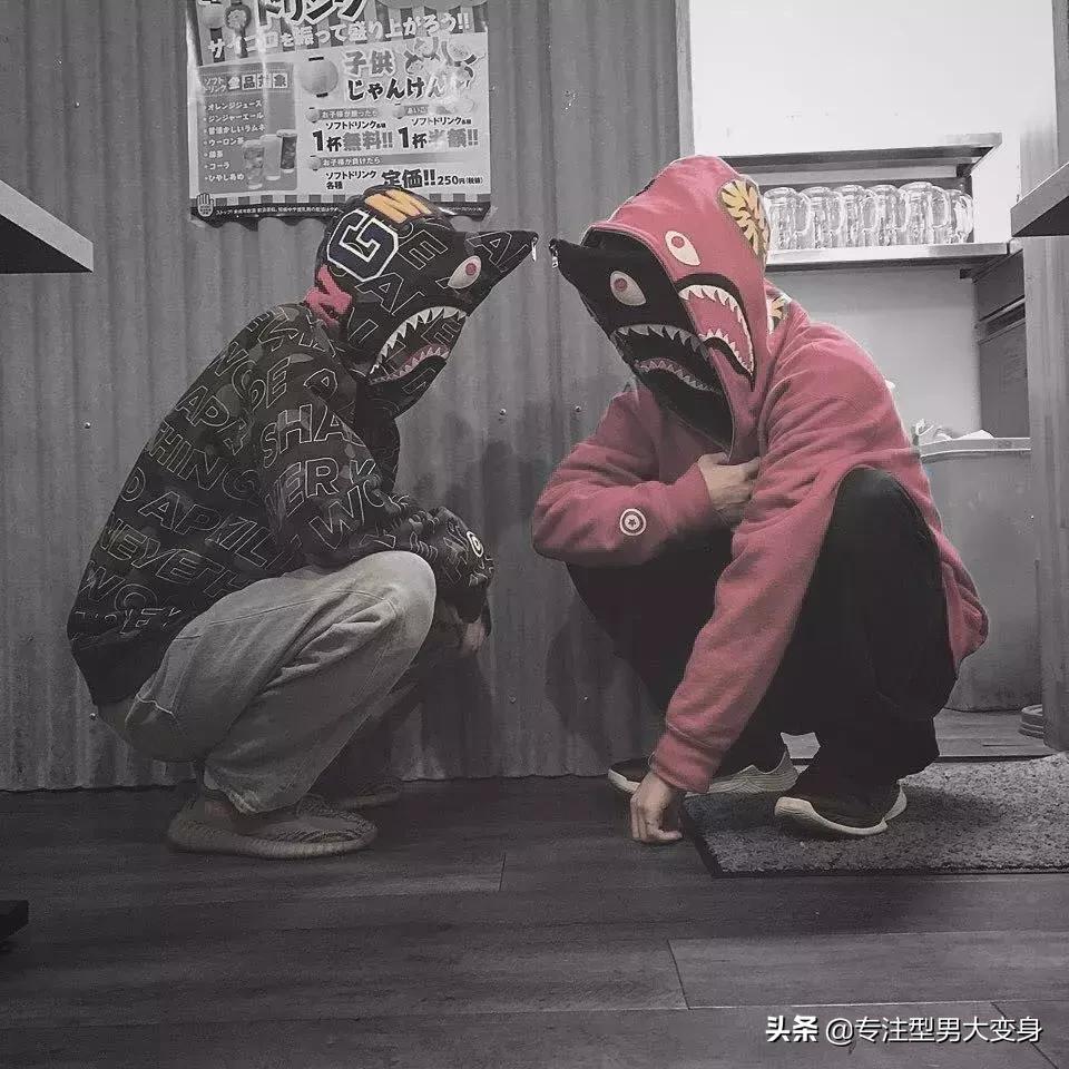 你以为你有双鞋就是潮男吗,你以为一身名牌衣服就是有钱人吗