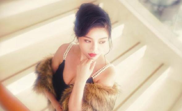 大嫂徐冬冬巅峰颜值,大嫂徐冬冬惊艳亮相