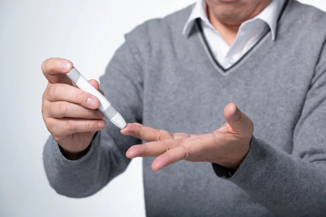 测血糖不用手指的靠谱吗,测血糖不用手指血可以吗