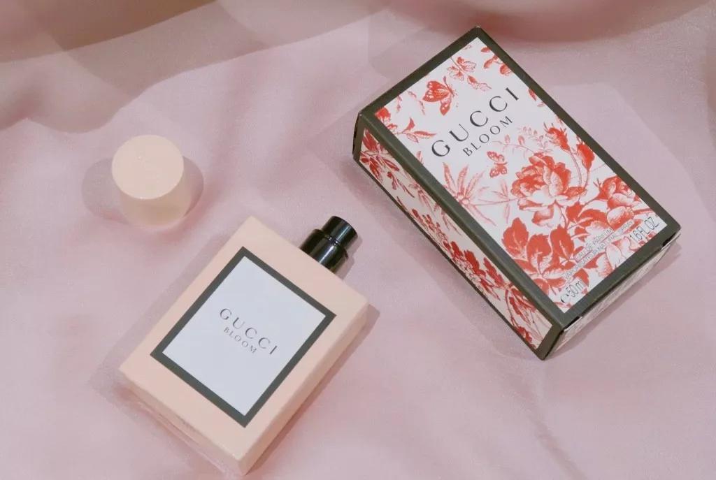 gucci鑺辨偊缁芥斁纾ㄧ爞,gucci鑺辨偊绻佽姳鐩涘浜夊鏂楄壋