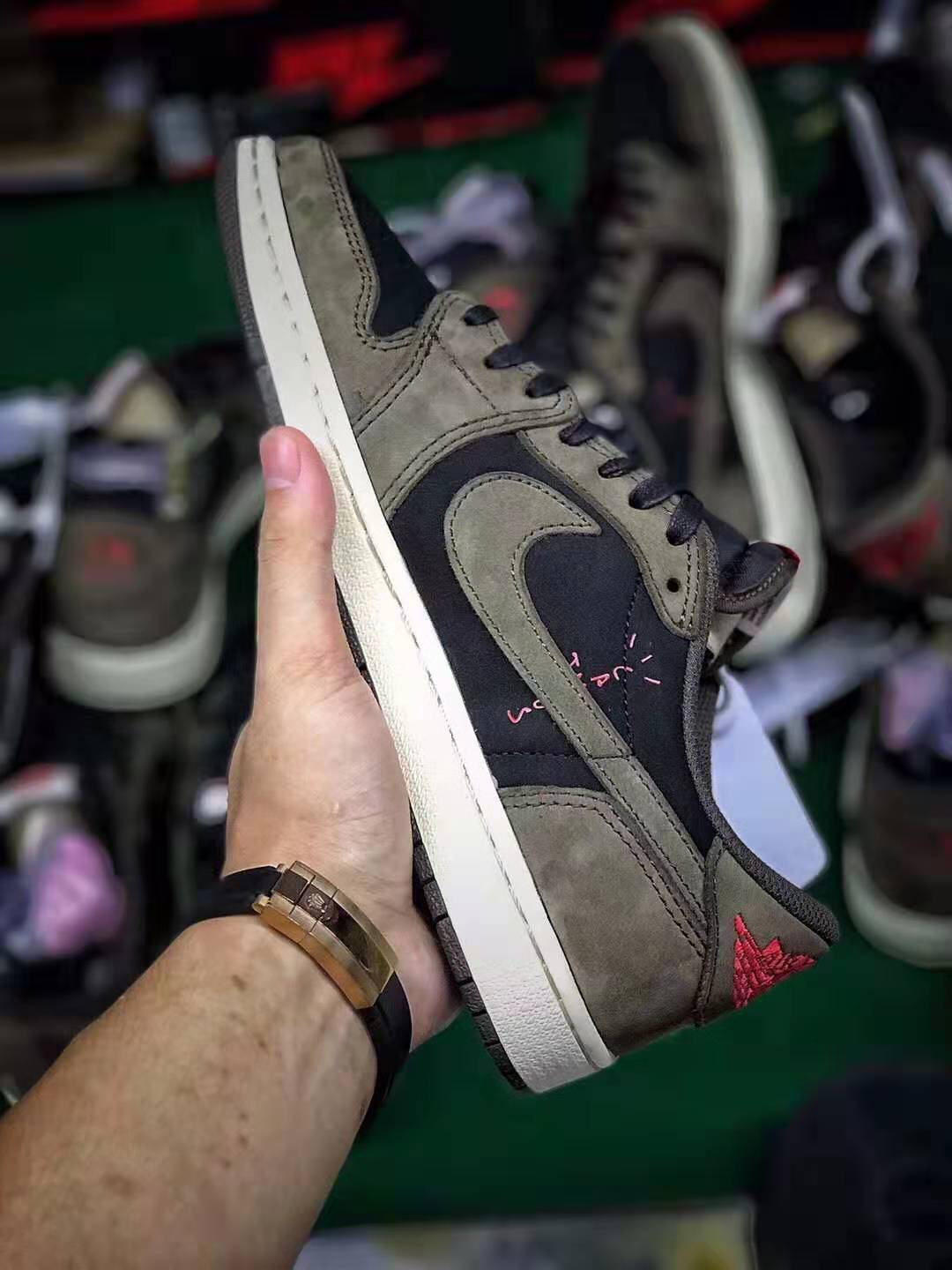 耐克官方店查出假鞋,查获近千双山寨运动鞋