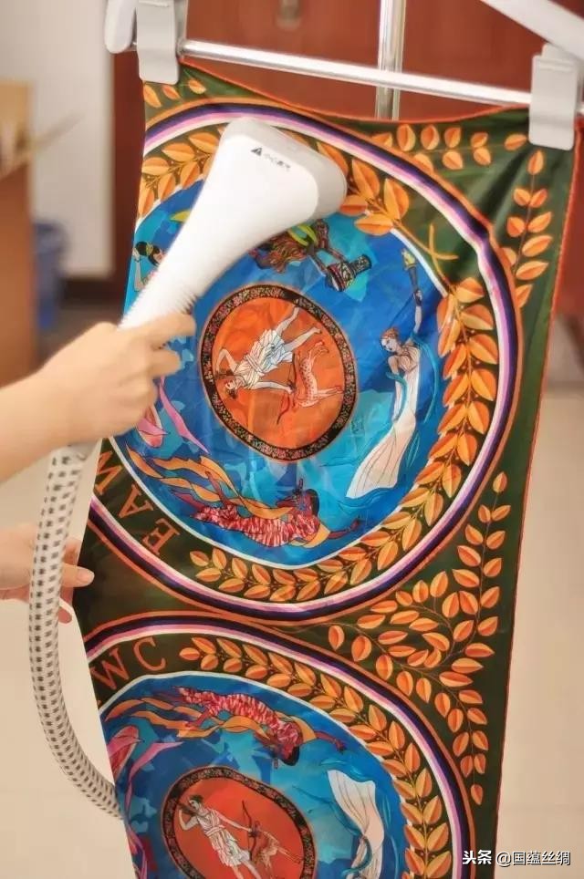 爱马仕丝巾如何清洗,丝巾清洗的正确方法