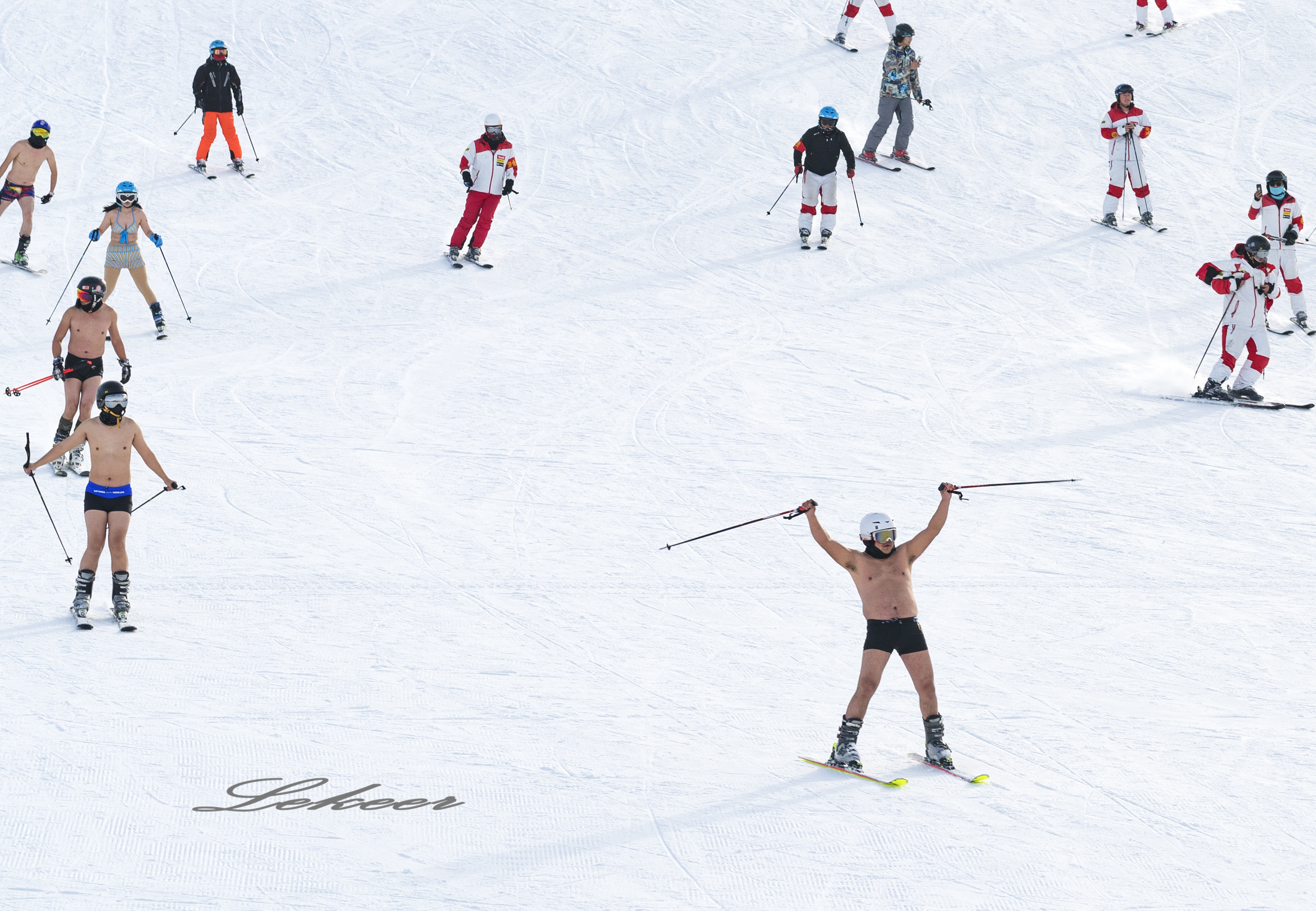 乌鲁木齐灯草沟滑雪,冰雪大世界滑雪体验
