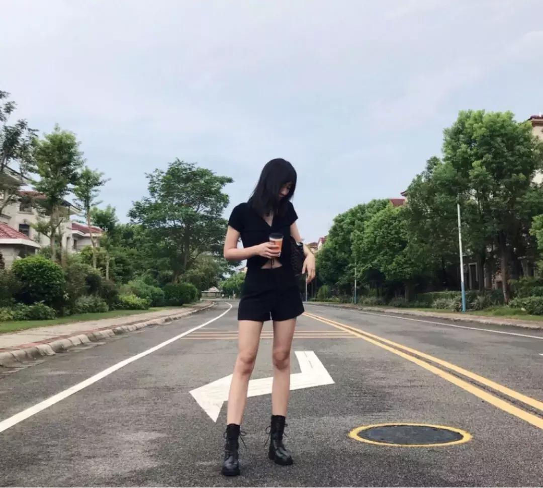 女生买马丁靴,卖女士马丁靴的