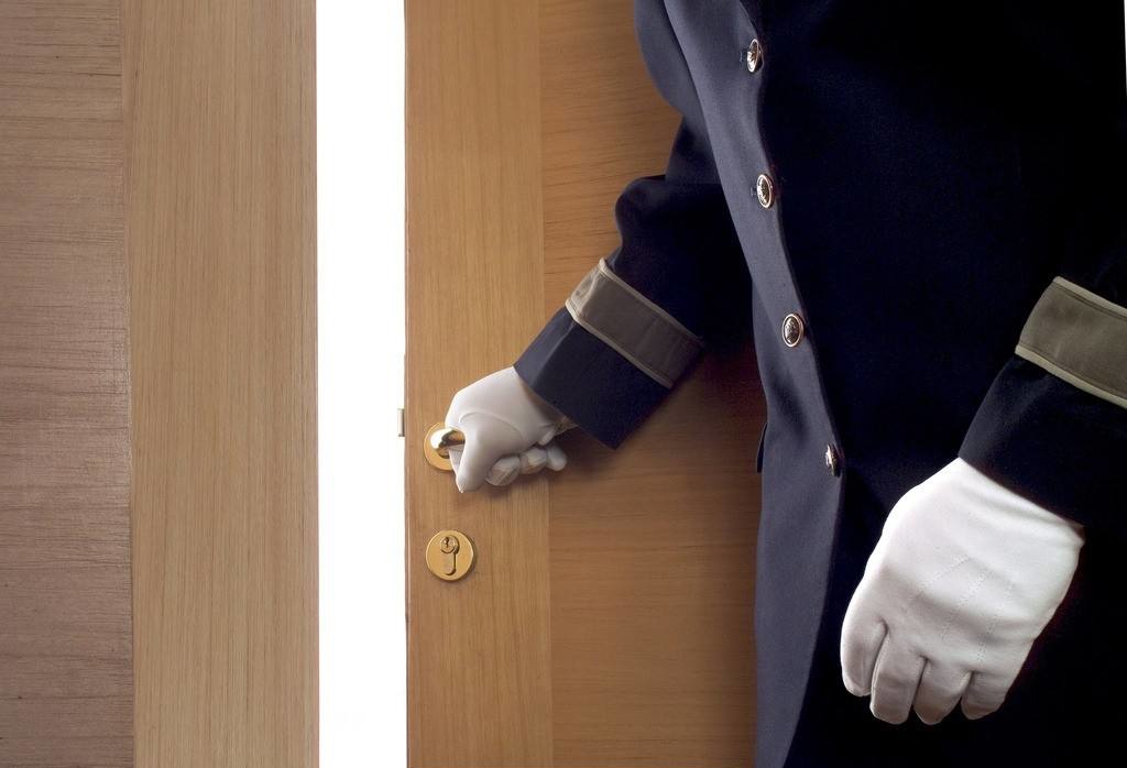 酒店差评点错了应该怎么回复客人,酒店服务态度差评怎么回复