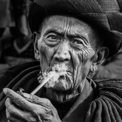 彝族和回族是一个民族吗,彝族是属于什么民族