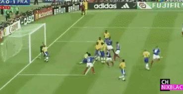 足球初恋系列全集,罗纳尔多足球档案解密