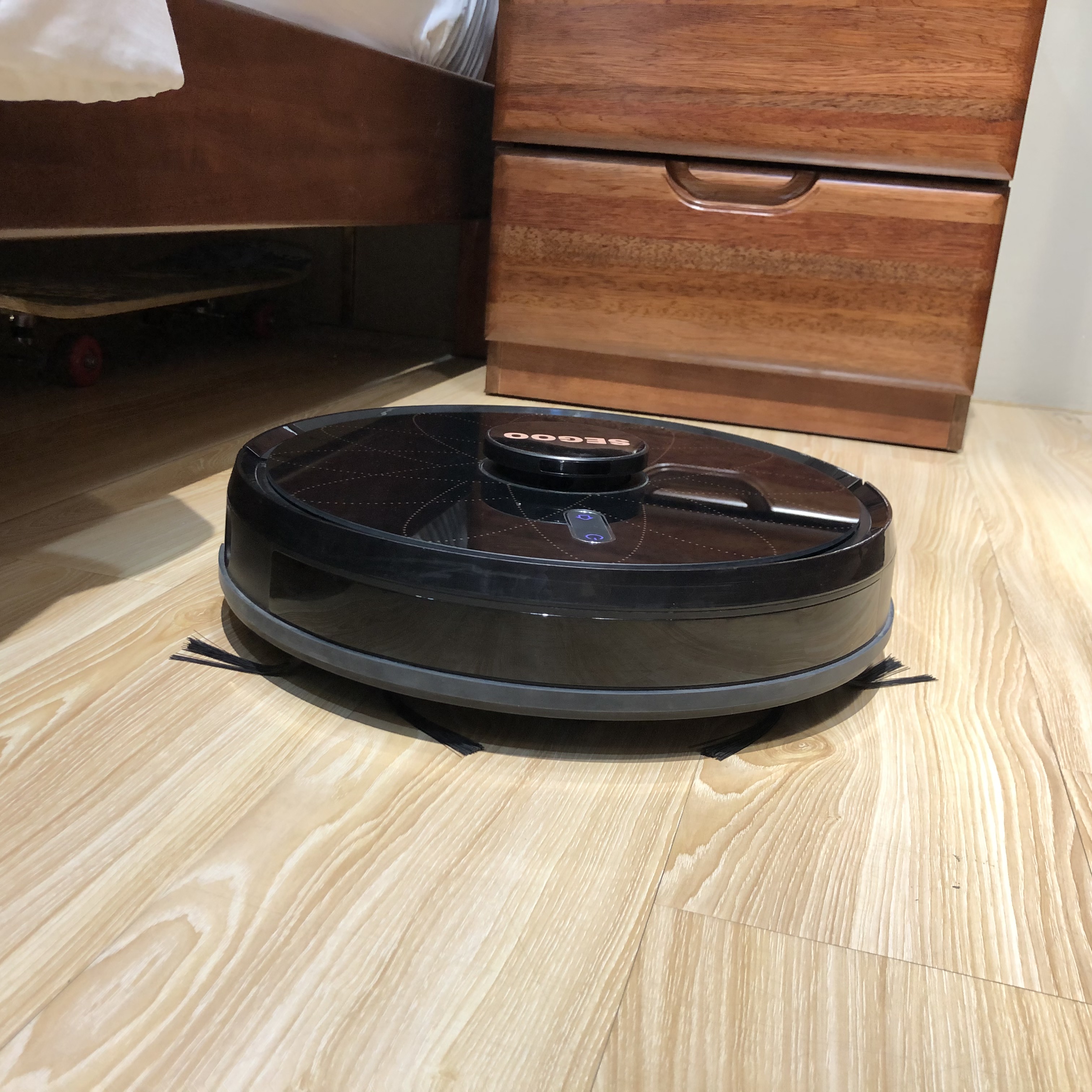 用哪款扫地机器人性价比高一点,扫地机器人性价比低