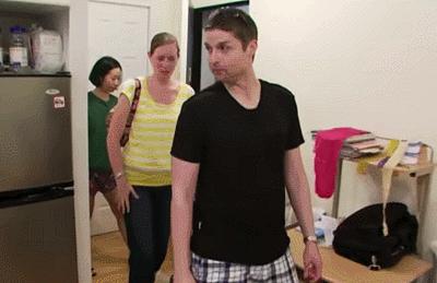 20年穿旧衣，垃圾桶捡食物，纽约女孩省出一套房：有钱，我就不花