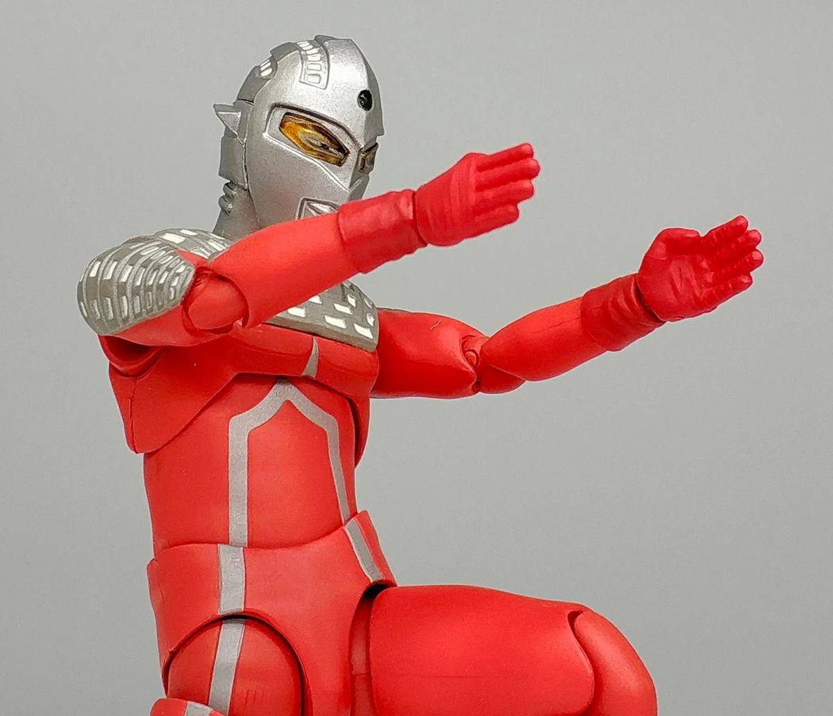 模玩机设:以弹之名守望地球地球的赤红巨人SHF赛文