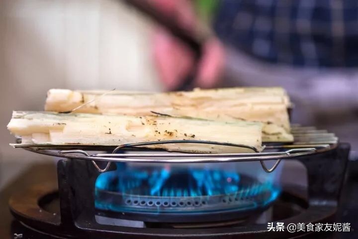 越南牛肉河粉汤底简易做法,越南牛肉河粉怎么做才好吃视频
