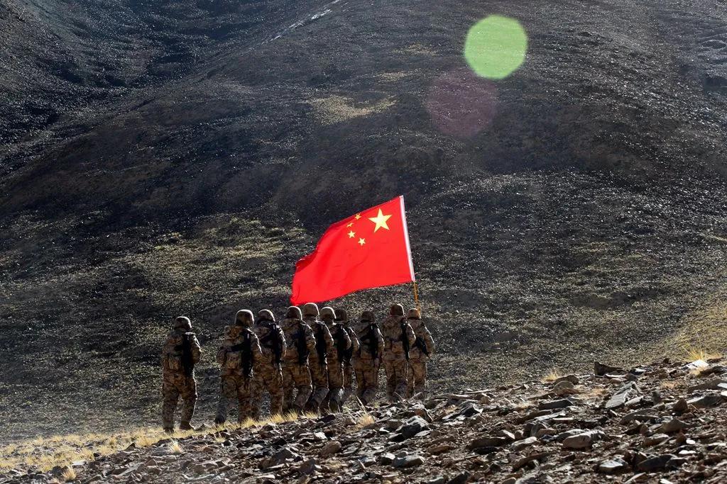 新式作战靴有没有钢板,新式作战靴配便装