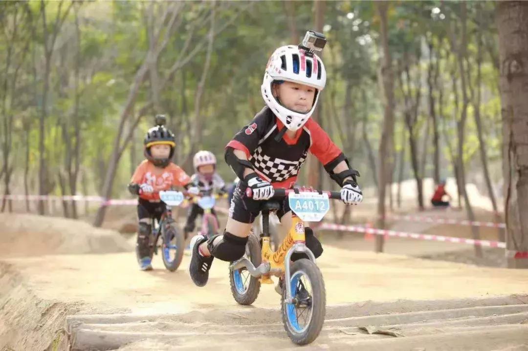 走胃更走心，一份热气腾腾的欢聚邀请已发出，请查收！