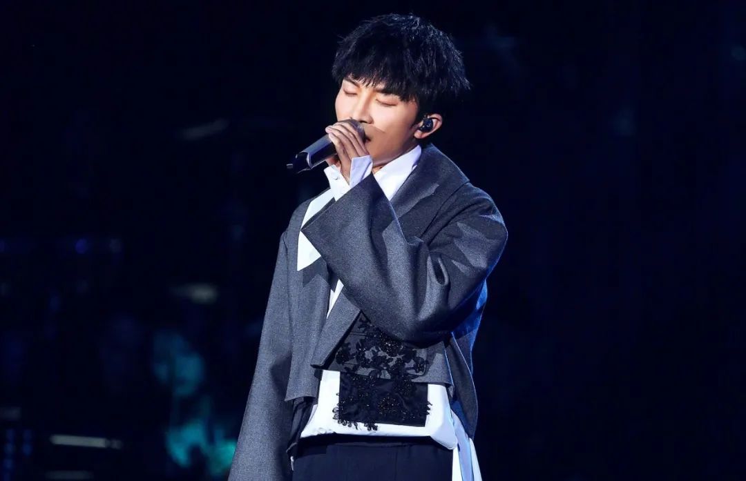 普通人如何提高ktv唱歌水平,怎样在ktv中唱歌最好听