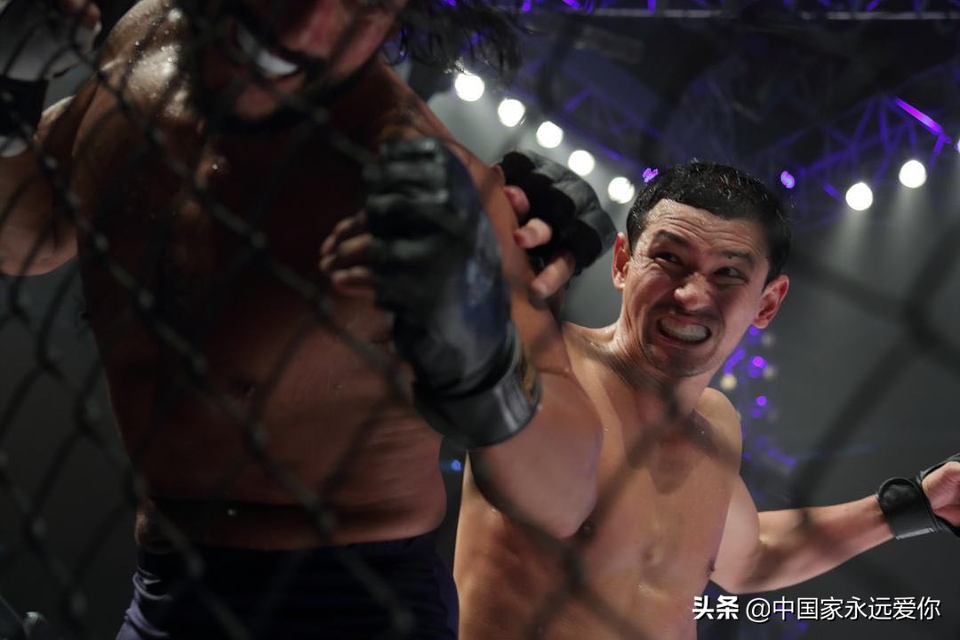 《传说的拳头》：名导、名角和名作