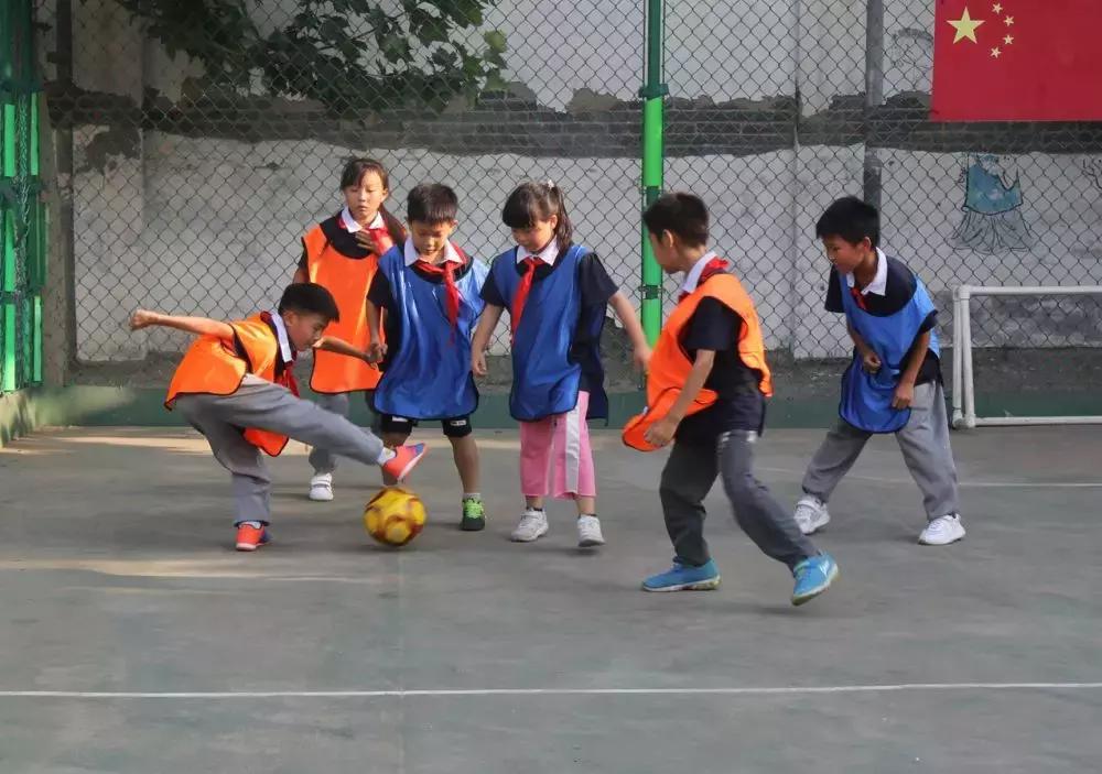 中国青少年足球联赛河南实验,央视记者探访河南学校