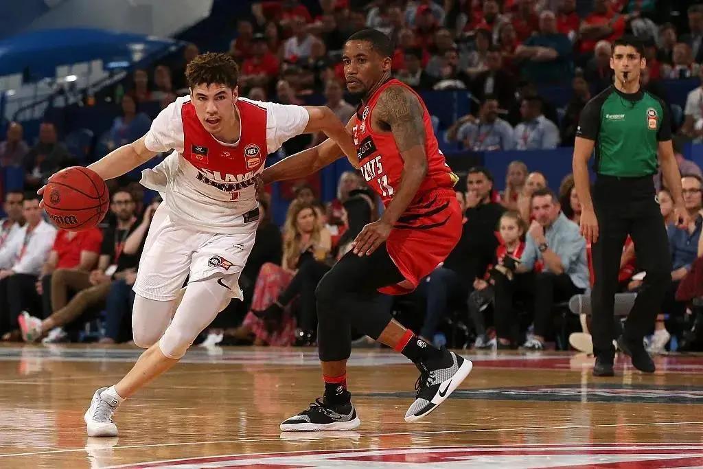 周琦加盟山东男篮最新消息,周琦官宣加盟广厦