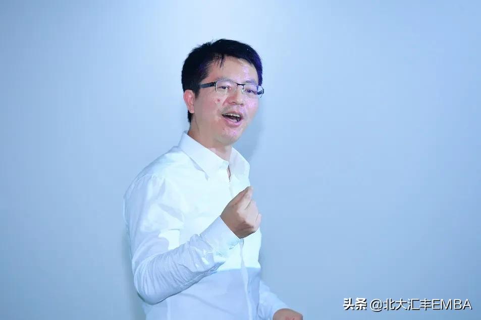 北大汇丰金融硕士导师海闻,北大汇丰商学院海闻