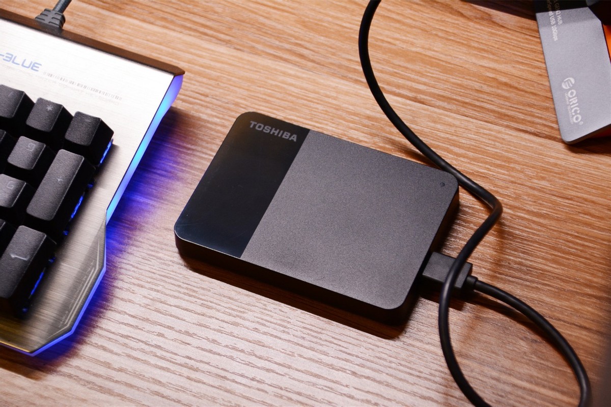 东芝便携式移动硬盘推荐,东芝2.5寸1TB移动硬盘