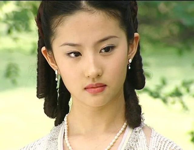 董洁年轻美照,董洁胶原蛋白