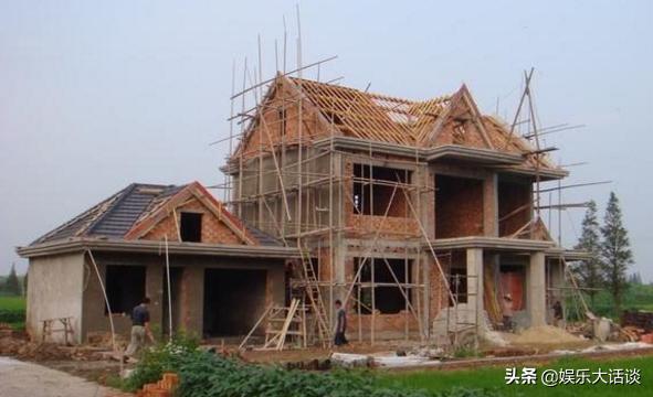 在农村买了房还可以申请宅基地吗,农村有房在城里买房要不要迁户口