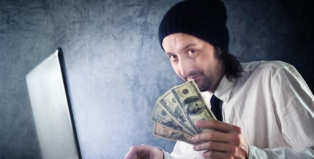 卖系统挣钱,靠卖虚拟产品一年赚5000万