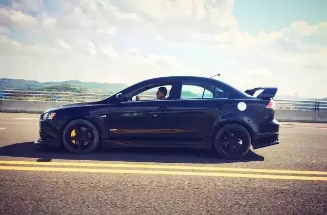 街霸三菱翼神改装,三菱evo街霸改装