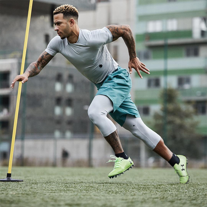 欧冠没看过瘾？快约上朋友们上场踢球啦！