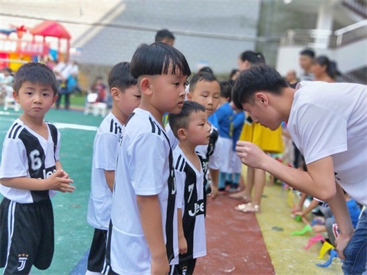 全国足球特色幼儿园活动指南,足球特色幼儿园有哪些活动