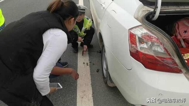 高速上换胎被扣6分只因姿势不对,高速换胎被扣12分怎么处理