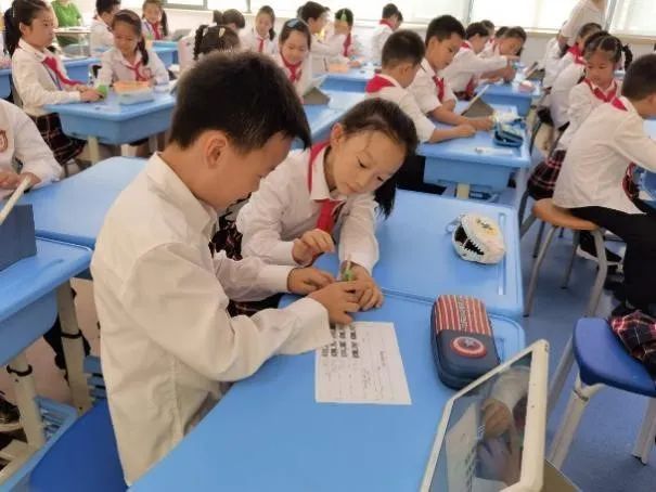 这个学校有点厉害，让我们看看他是怎么做到连续霸榜的