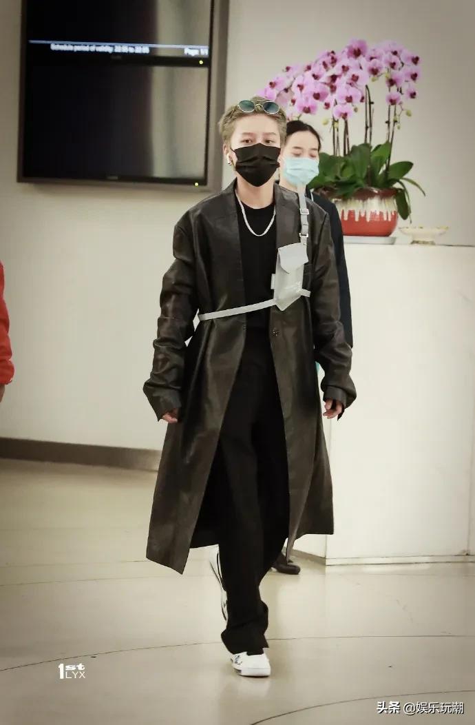 张艺兴刘雨昕ck广告视频,ck代言人刘雨昕最新内衣