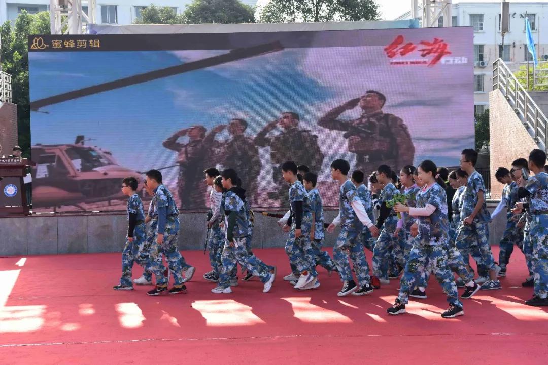 机器人在技能大赛上尬舞,世界机器人舞冠军挑战赛