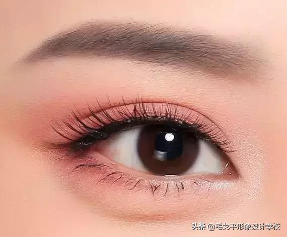 三分钟学会夹睫毛和刷睫毛,教你刷睫毛全过程