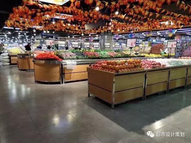 一组超市陈列图,超市肉品区陈列与摆放