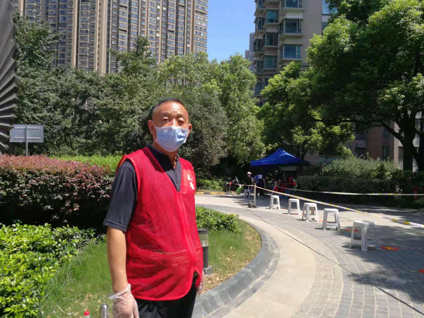 区街新闻｜70多幅照片记录世茂滨江社区辖内志愿者，南京感谢你们