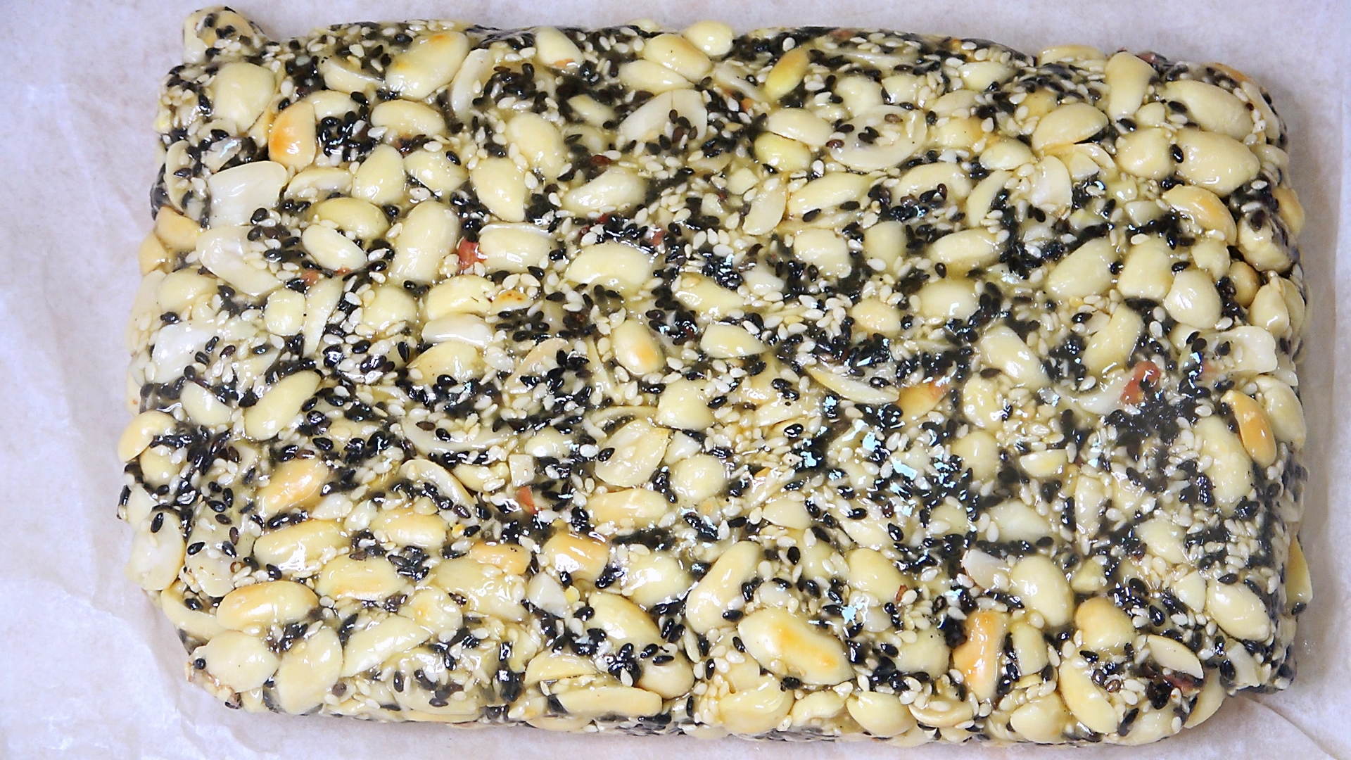 芝麻花生糖不用买，大厨教你在家做，简单易学，香甜酥脆不发硬