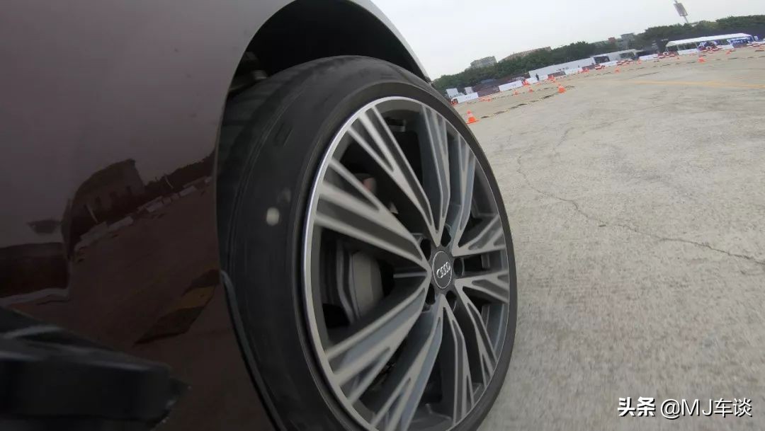 试驾奥迪a6l买40还是45,试驾新款奥迪a6l2.4