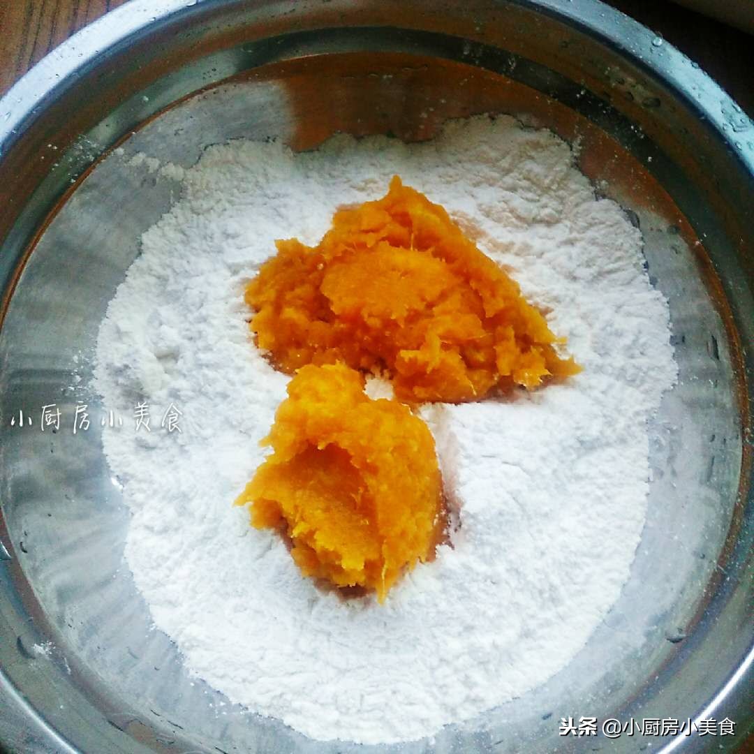用普通面粉做南瓜饼不发面,南瓜饼用糯米粉做粘手怎么办