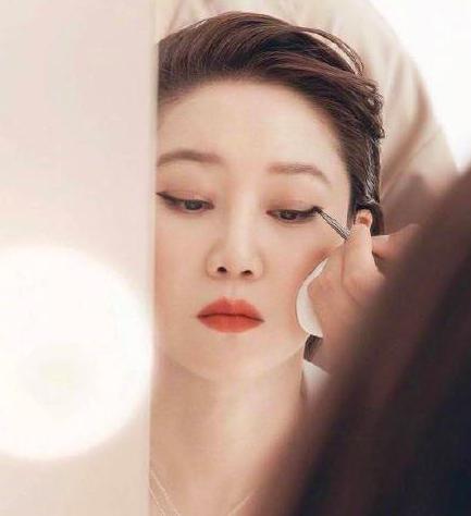 单眼皮jenny眼妆,jennie单眼皮猫眼妆怎么画