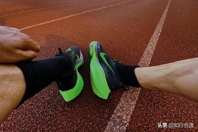 碳板跑鞋不掉渣推荐,特步跑鞋碳板性价比最高