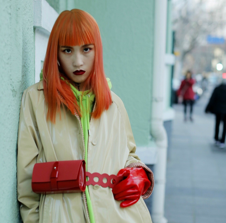 不要再背烂大街的双肩包了,别再背烂大街的轻奢包