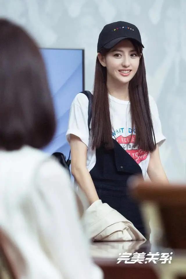 《完美关系》佟丽娅尬演的原因找到了？看过剧本，才明白问题关键