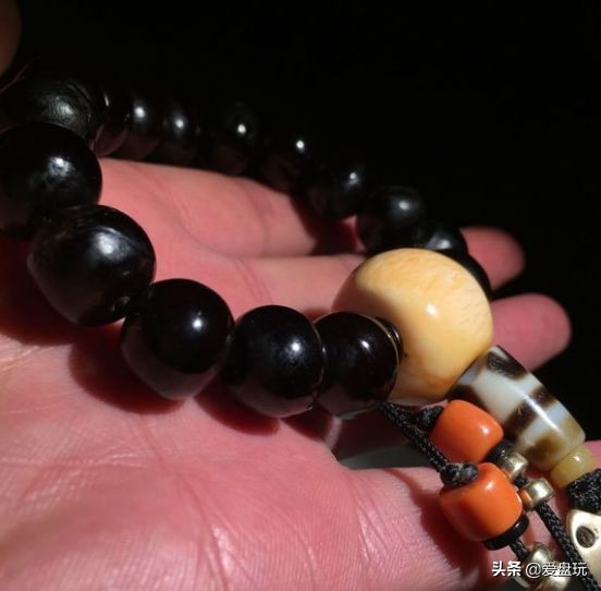 滴血莲花菩提盘玩前后对比效果图,21颗菩提手串盘玩