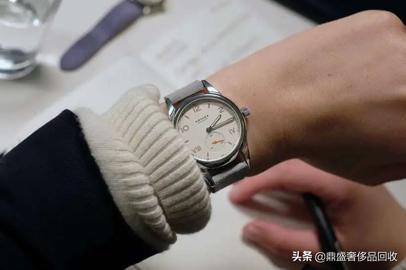 女生手表推荐小众品牌电子手表,女士手表10大名牌瑞士腕表