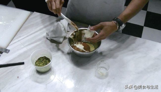 日销过万，上架就爆火的抹茶马卡龙，快跟日本西点大师学起来