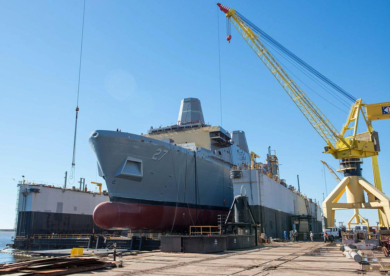 歼16模拟攻击美航母,f-16护航战斗机